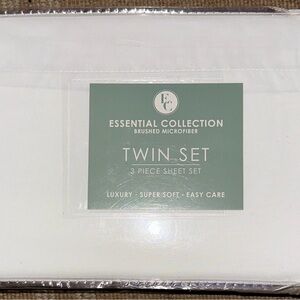 NIB Essential Collection Brushed Microfiber 3 Piece White Twin Sheet Set